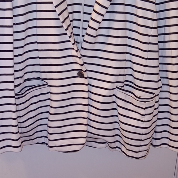 Old Navy Striped Sweater USED GENTLY - Picture 3 of 6